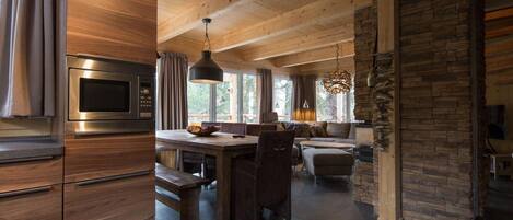 Chalet | Dining