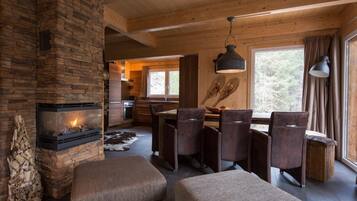 Chalet | Dining