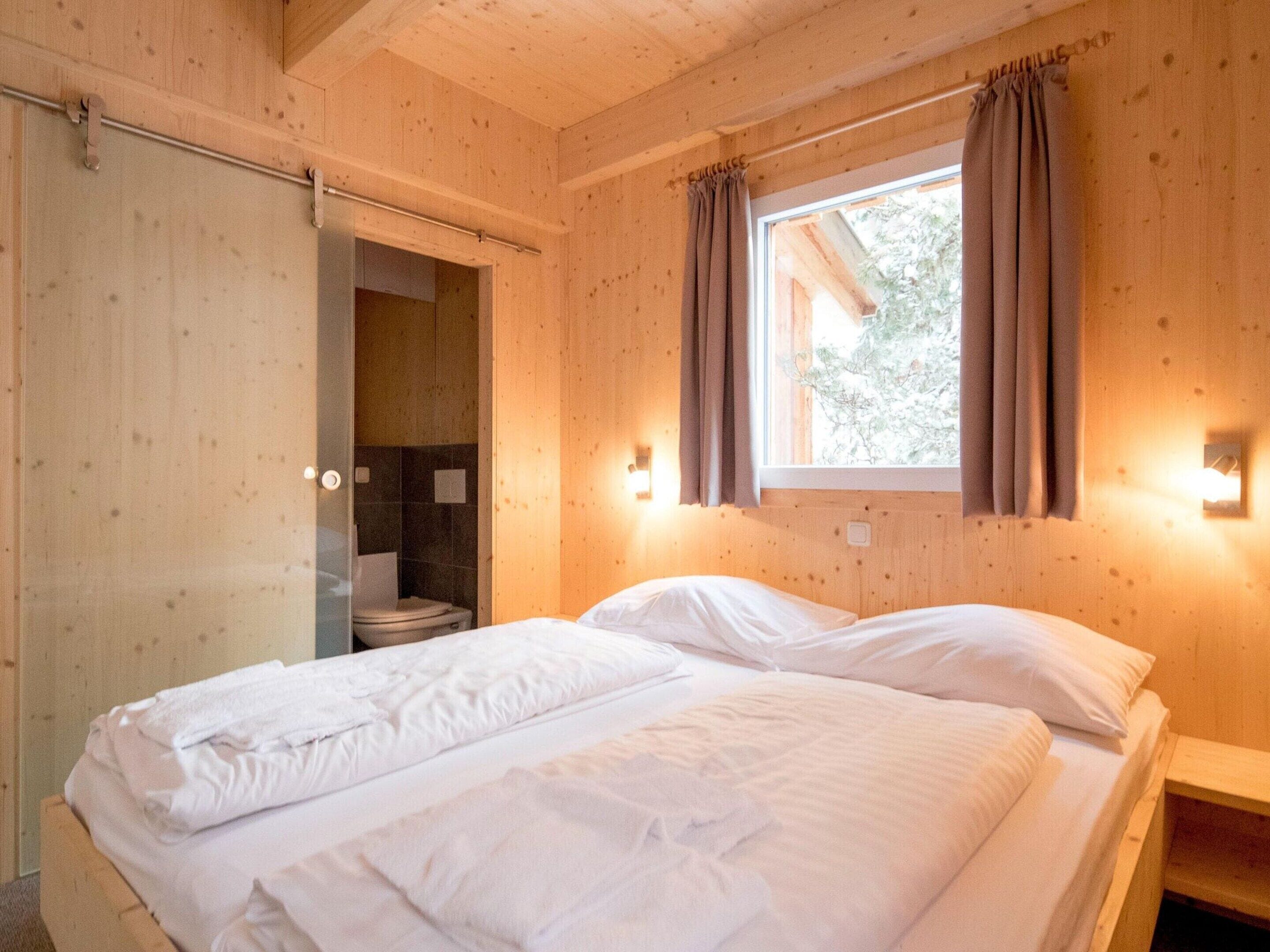 Chalet | 5 dormitorios, mobiliario individual, ropa de cama