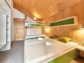 Chalé | 4 quartos, individualmente mobiliados, roupa de cama