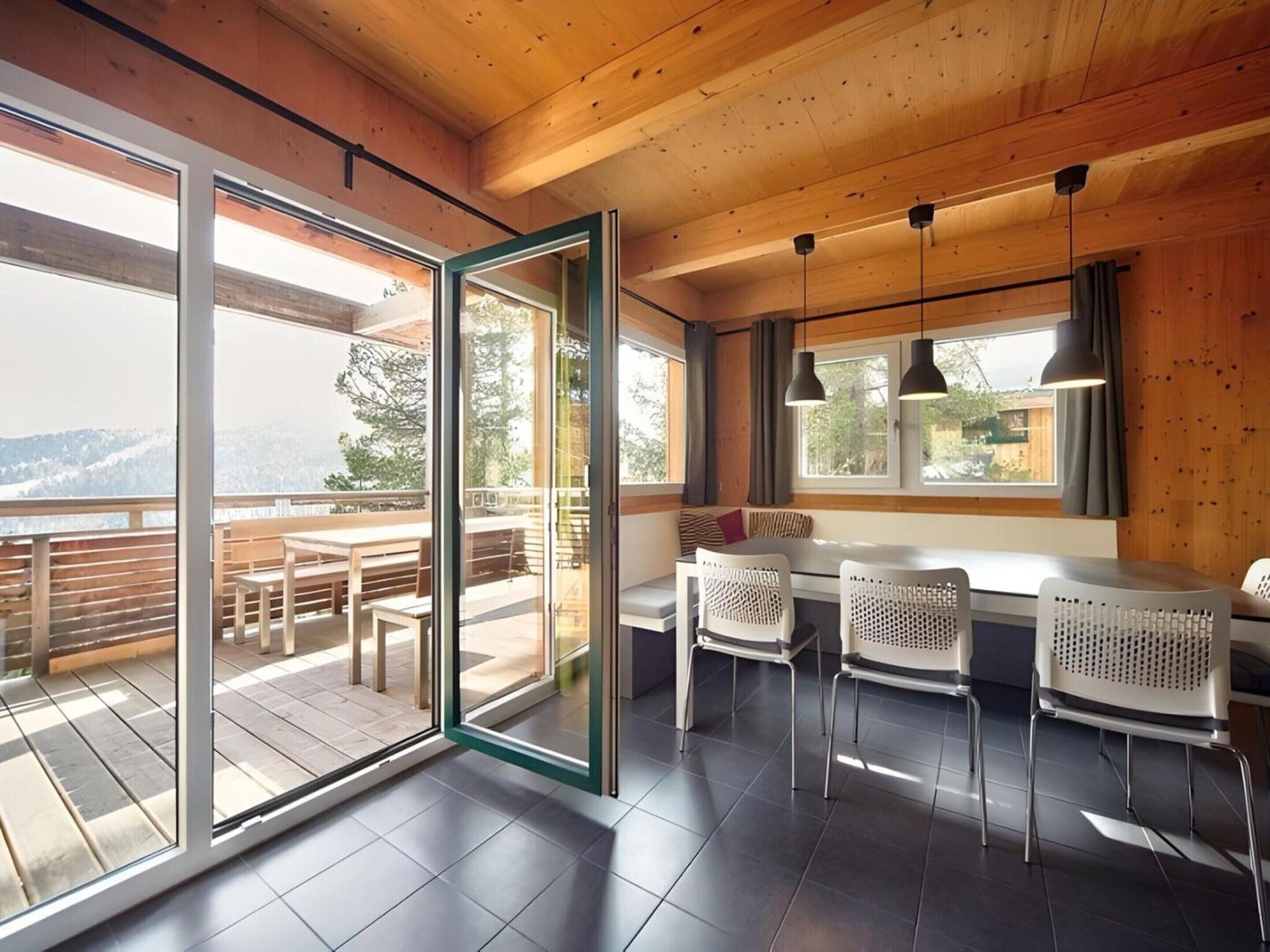 Chalet | Dining