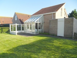 House | Exterior - Bungalow in Breskens Near Beach and Lighthouse (Breskens)