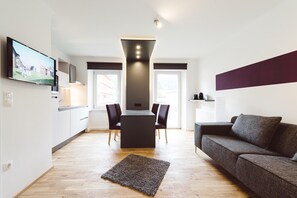 Apartment | Living room - Mountain-view Styria Apartment (Eisenerz)