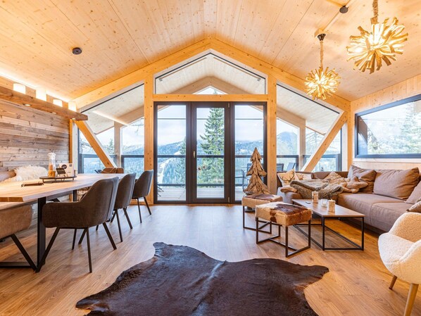 Chalet | Living area