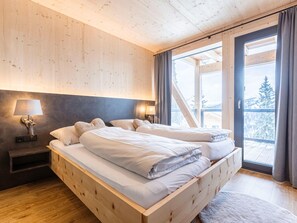 Chalet | 4 bedrooms, individually furnished