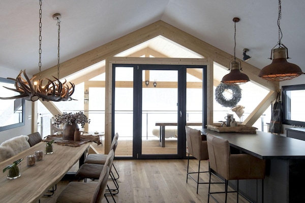 Chalet | Dining