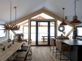 Chalet | Dining
