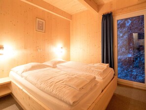 5 chambres, ameublement personnalisé, draps fournis