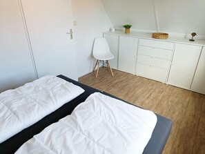 House | 3 bedrooms, individually furnished