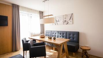 Apartment | Dining