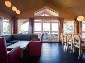 Alpehytte | Oppholdsrom