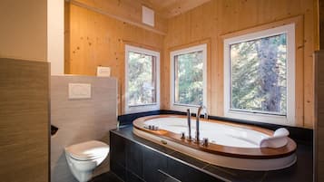 Chalet | Bathroom | Bathtub