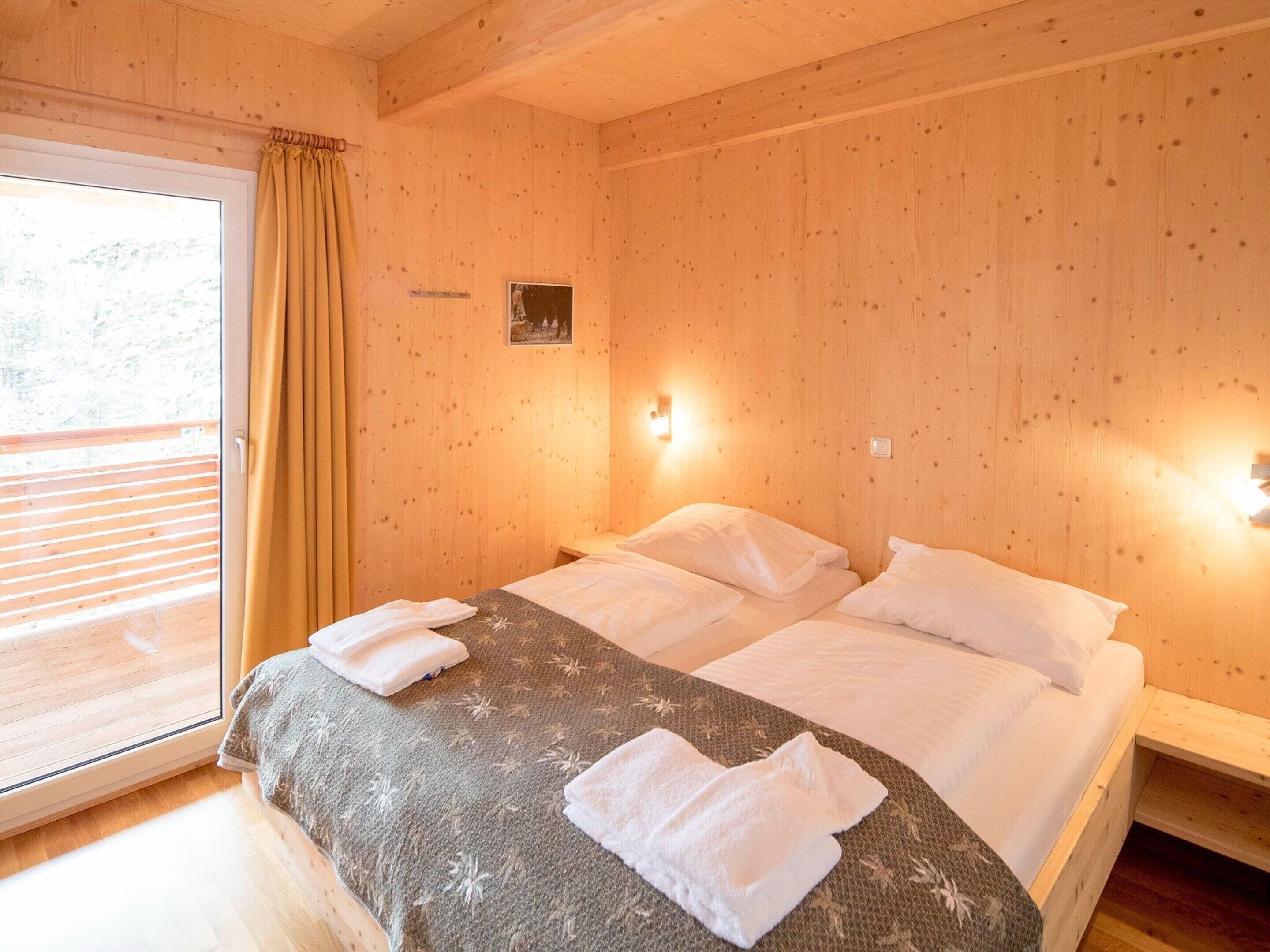 Chalet | 5 bedrooms, individually furnished, bed sheets