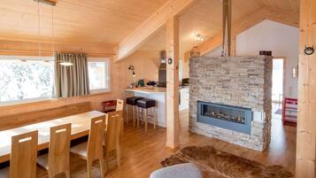 Chalet | Dining