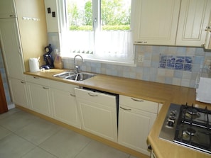 House | Private kitchen | Electric kettle, toaster
