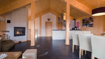Chalet | Dining