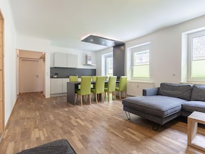 Apartment | Dining