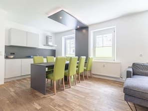 Apartment | Dining
