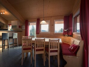 Chalet | Dining