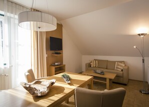 Apartment | Living room - Apartment in Alps Near Ski Slopes (Stadl-Predlitz)