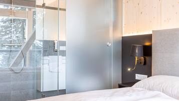 Chalet | 4 bedrooms, individually furnished, bed sheets