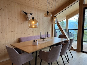 Chalet | Dining