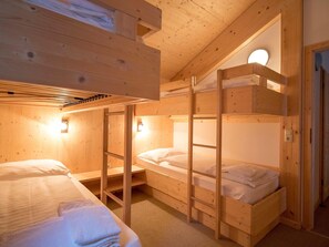 Chalet | 4 bedrooms, individually furnished