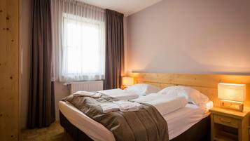 Căn hộ | 2 phòng ngủ, trang bị nội thất với thiết kế riêng biệt