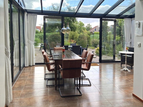 House | Dining