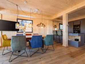 Chalet | Dining