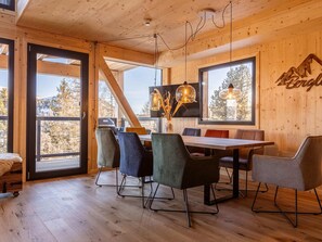 Chalet | Dining - Chalet With Sauna on Balcony (Stadl-Predlitz)
