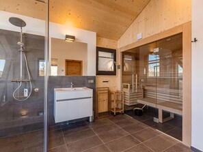 Chalet | Bathroom