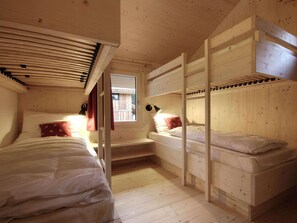 4 chambres, ameublement personnalisé, draps fournis