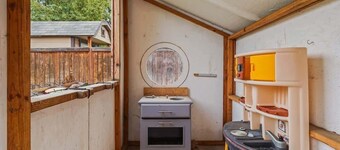 Stunning 3BR Home-Backyard HOT TUB Oasis-Home Gym