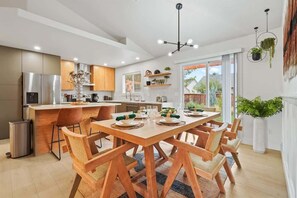 Dining - Stunning 3BR Home-Backyard HOT TUB Oasis-Home Gym (Boise)