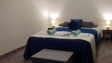 1 Schlafzimmer, Schreibtisch, Reisekinderbett, WLAN