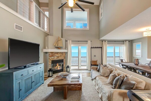 スマートテレビ、暖炉�、テーブルサッカー台、書庫