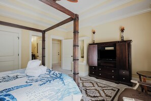 5 bedrooms, iron/ironing board, free WiFi, bed sheets