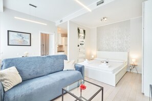 1 slaapkamer, een strijkplank/strijkijzer, wifi, beddengoed