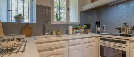 Fridge, microwave, dishwasher, highchair