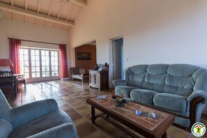 Fireplace, offices - The Millers' House (Cambiac)