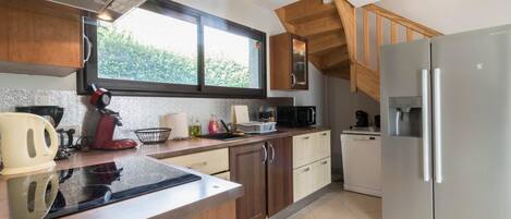 Fridge, microwave, dishwasher, high chair