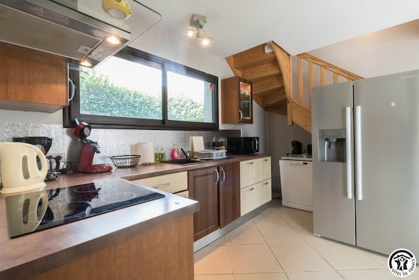 Fridge, microwave, dishwasher, highchair