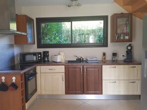 Fridge, microwave, dishwasher, high chair