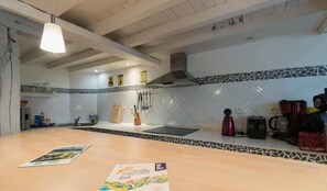 Fridge, microwave, dishwasher, high chair - La Métairie du Milieu - Revel (Revel)