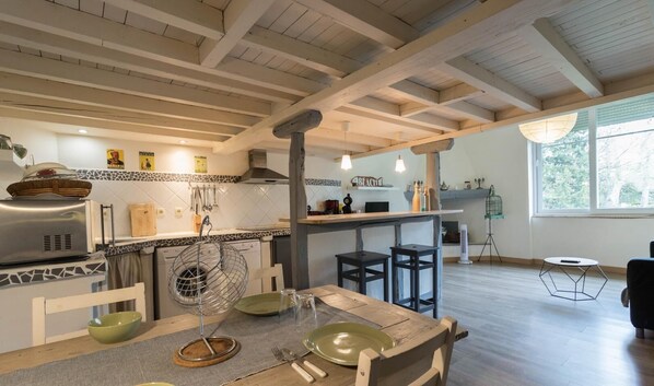 Fridge, microwave, dishwasher, high chair