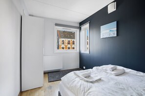 3 室のベッドルーム、アイロン / アイロン台、WiFi、ベッドシーツ
