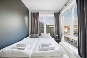 3 室のベッドルーム、アイロン / アイロン台、WiFi、ベッドシーツ