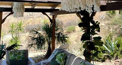 Miluna Oasis Suites - Sleeps4-pool-mountainview