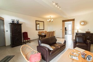 Living area - Doumenjou - LAUZERVILLE (LAUZERVILLE)